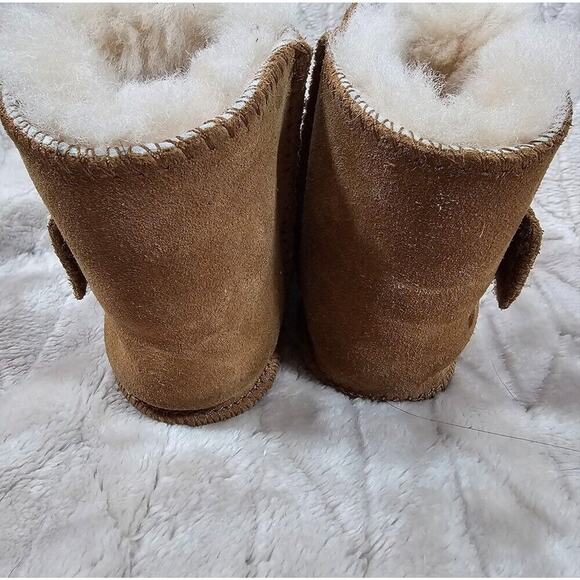 UGG Erin Baby Booties Unisex Small Leather Sherpa Lined Winter Classic Easy On - Picture 5 of 8